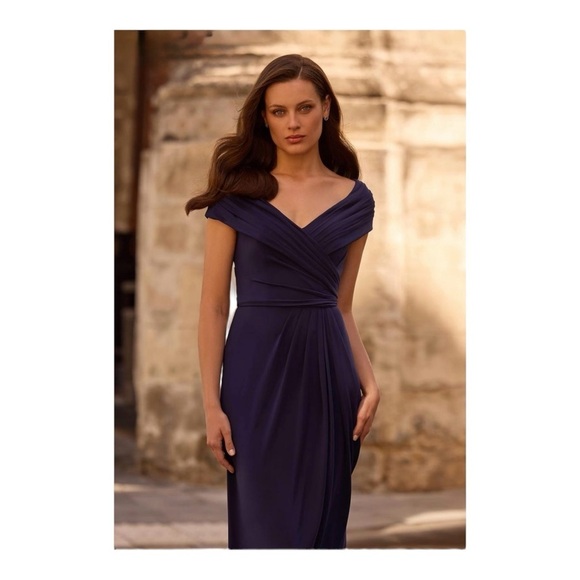 La Femme Ruched Jersey Column Gown in Navy NWOT - Picture 4 of 11